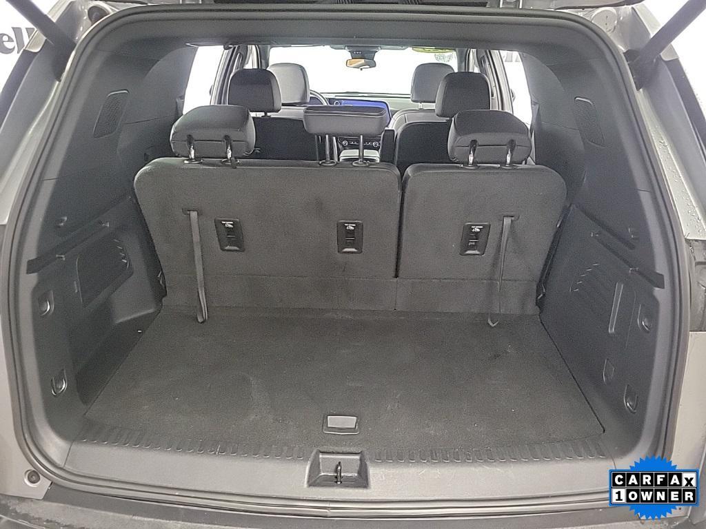 used 2025 Chevrolet Traverse car, priced at $39,995