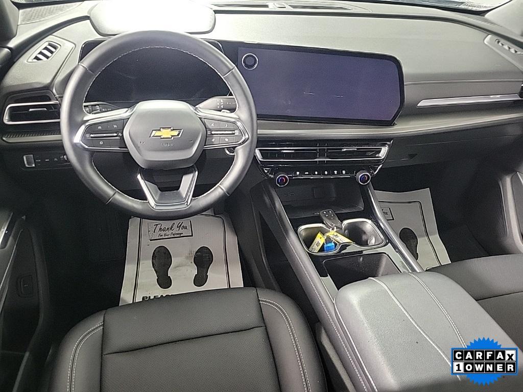 used 2025 Chevrolet Traverse car, priced at $39,995