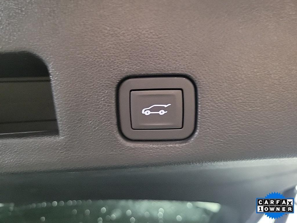 used 2025 Chevrolet Traverse car, priced at $39,995