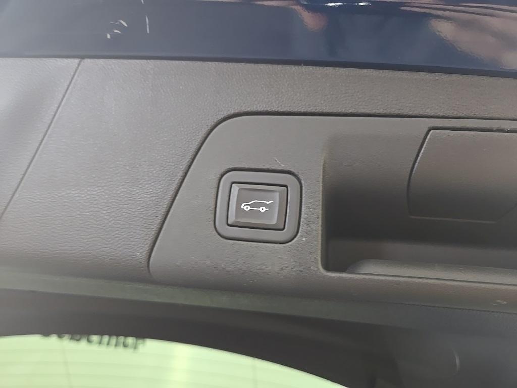 used 2022 Buick Envision car, priced at $32,987