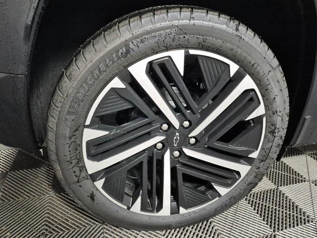 new 2026 Chevrolet Equinox car, priced at $36,377