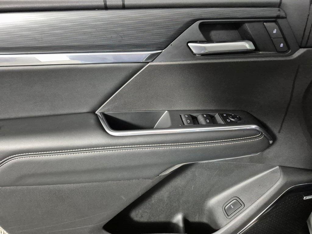 used 2025 GMC Acadia car, priced at $33,499