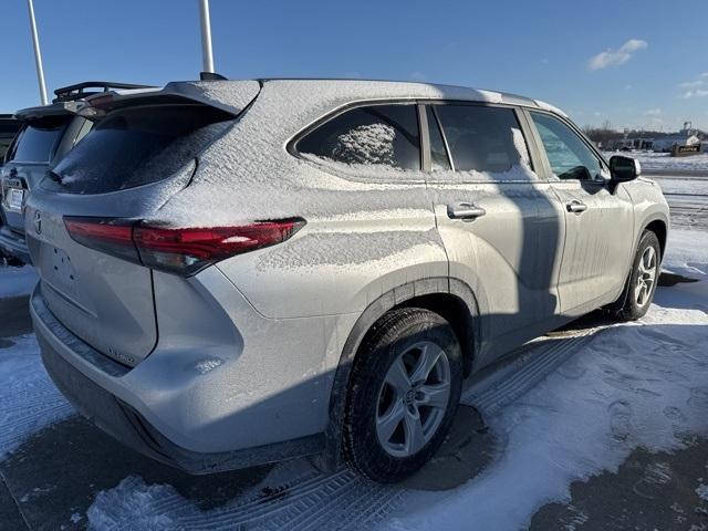 used 2023 Toyota Highlander car, priced at $33,931