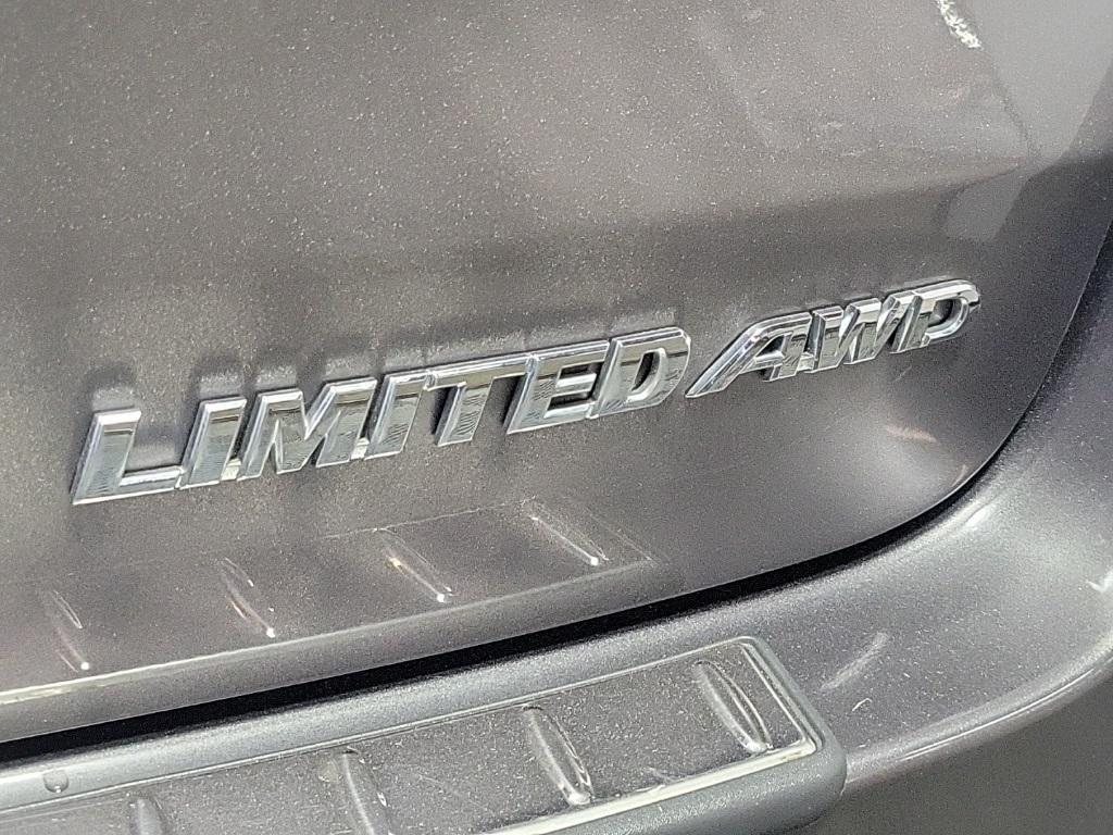 used 2015 Toyota Highlander car, priced at $16,998