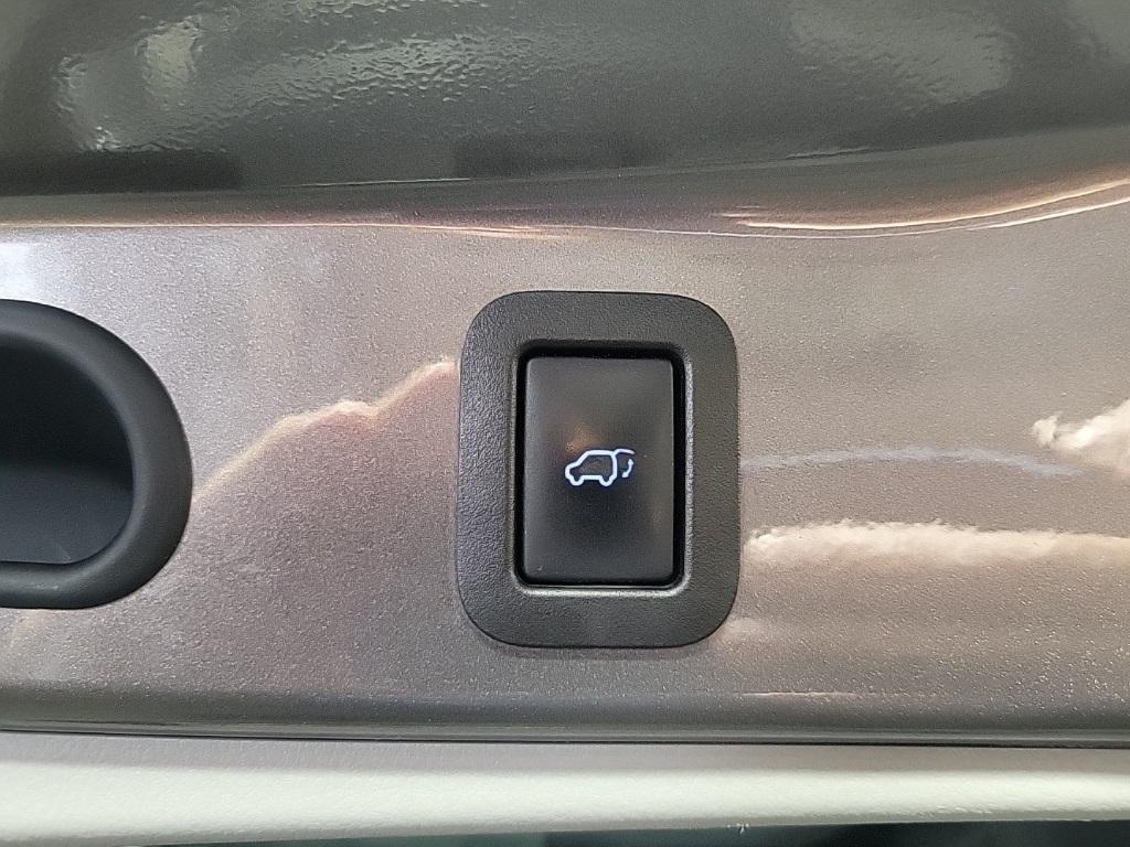 used 2015 Toyota Highlander car, priced at $16,998