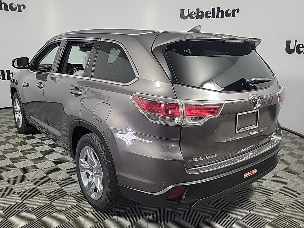 used 2015 Toyota Highlander car, priced at $16,998