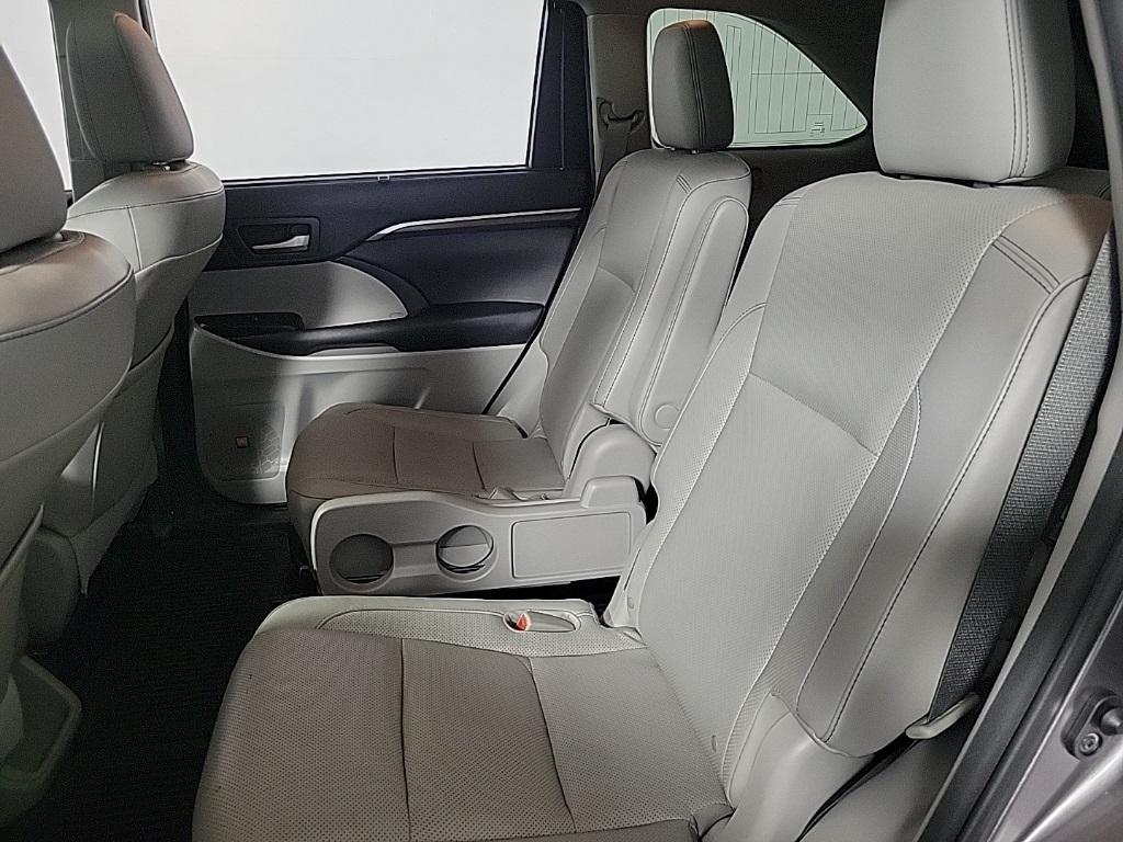 used 2015 Toyota Highlander car, priced at $16,998