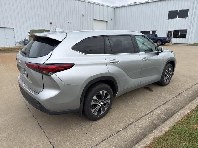 used 2022 Toyota Highlander car, priced at $36,936