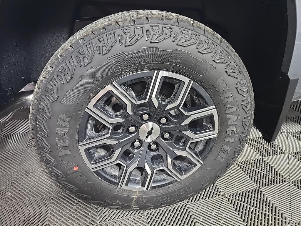 new 2025 Chevrolet Colorado car, priced at $44,885