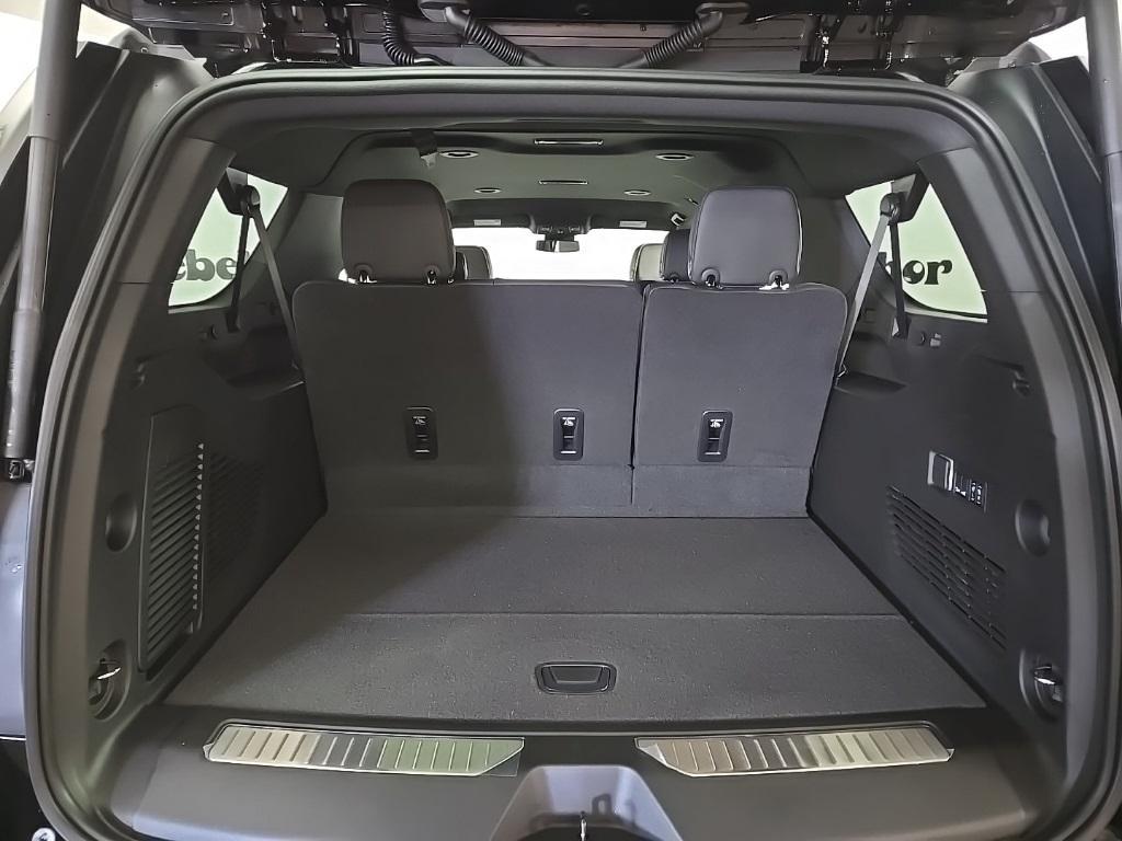 new 2025 Chevrolet Suburban car, priced at $81,290