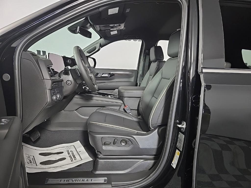 new 2025 Chevrolet Suburban car, priced at $81,290