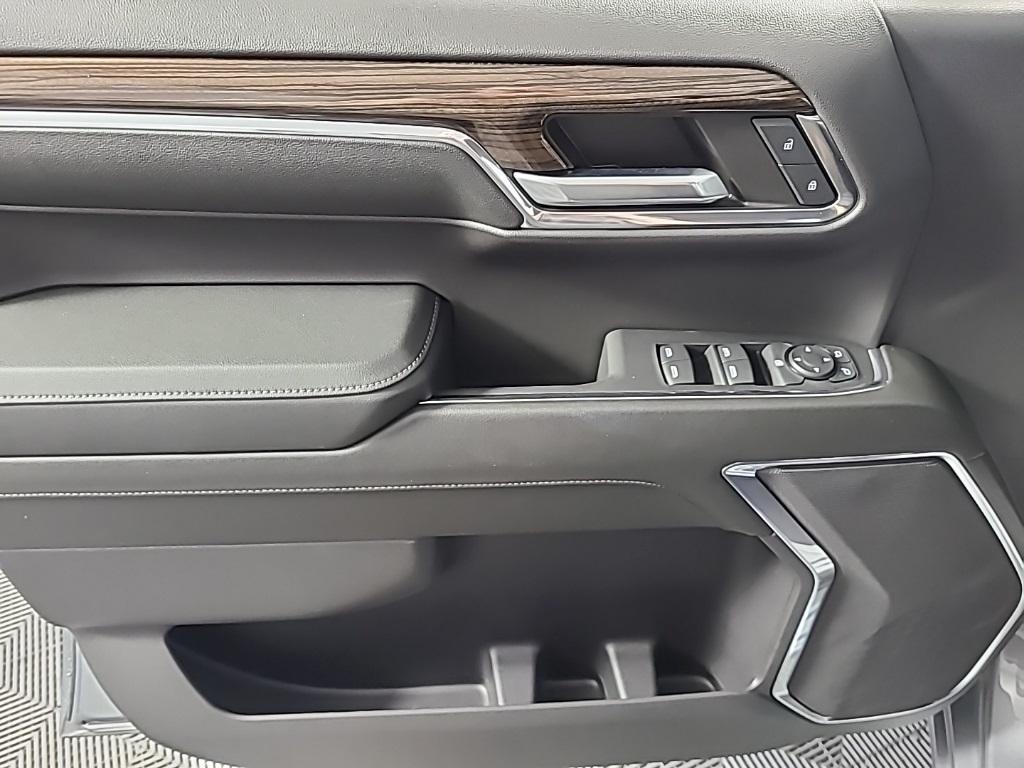 new 2024 Chevrolet Silverado 1500 car, priced at $45,624