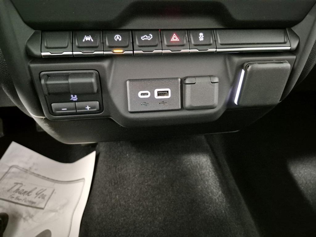 new 2025 Chevrolet Silverado 1500 car, priced at $46,370