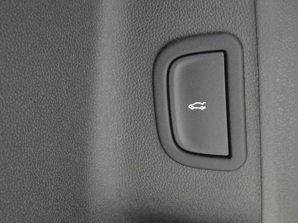 new 2026 Chevrolet Traverse car, priced at $43,380