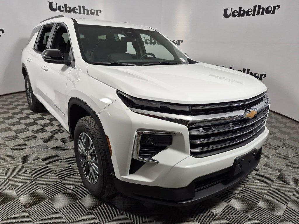 new 2026 Chevrolet Traverse car, priced at $43,380