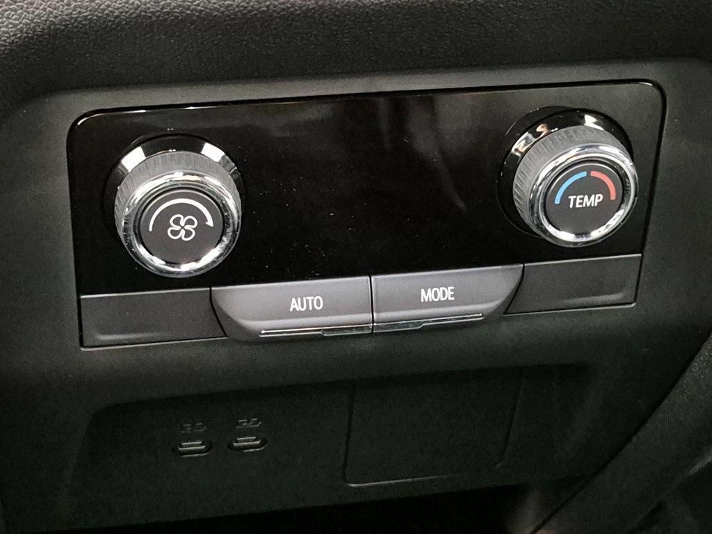 new 2026 Chevrolet Traverse car, priced at $43,380