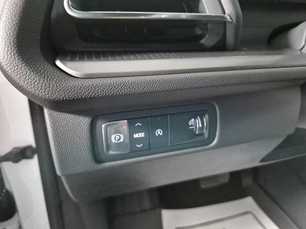 new 2026 Chevrolet Traverse car, priced at $43,380