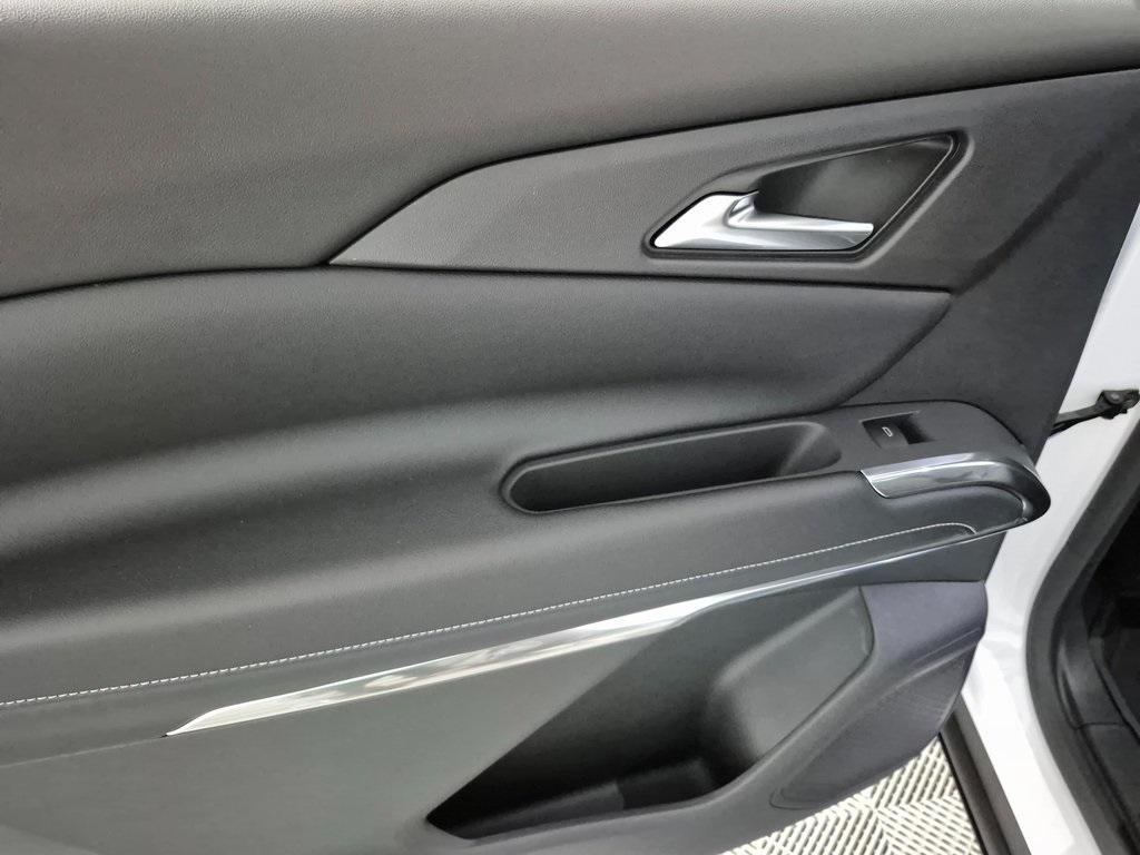 new 2026 Chevrolet Traverse car, priced at $43,380