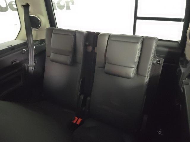 used 2016 Land Rover LR4 car, priced at $15,914