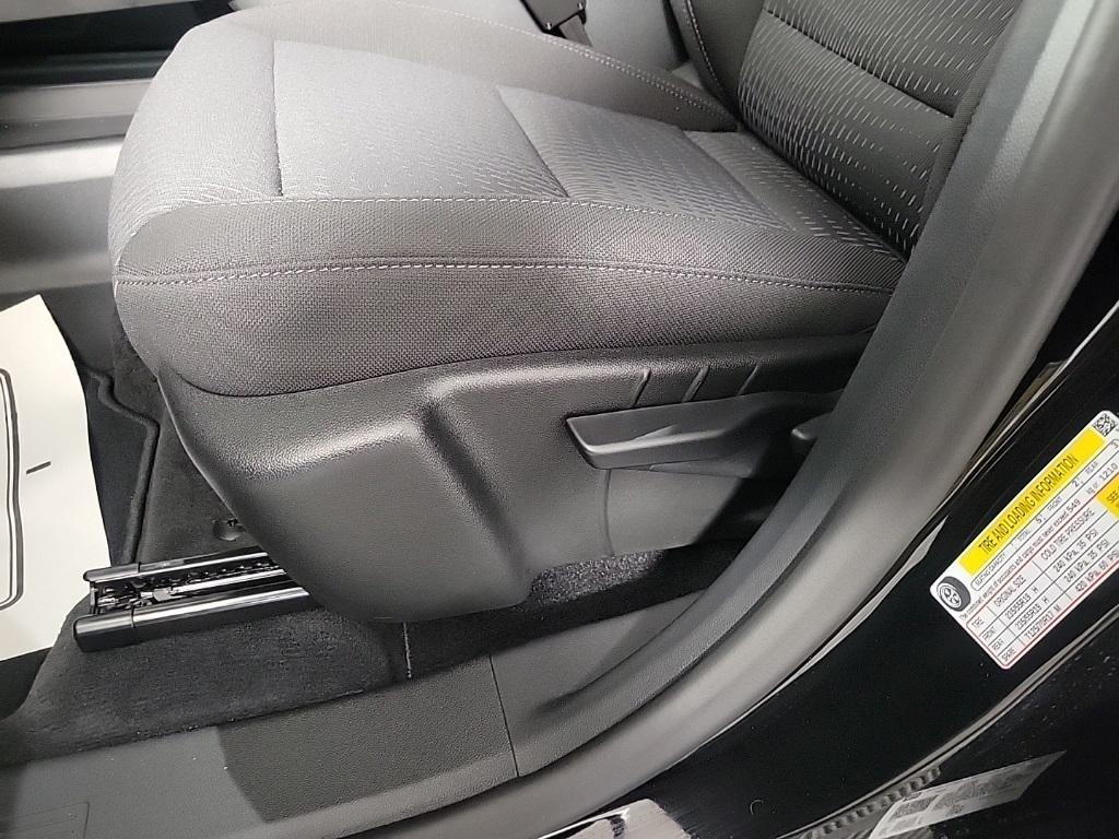 new 2026 Chevrolet Equinox car, priced at $31,595