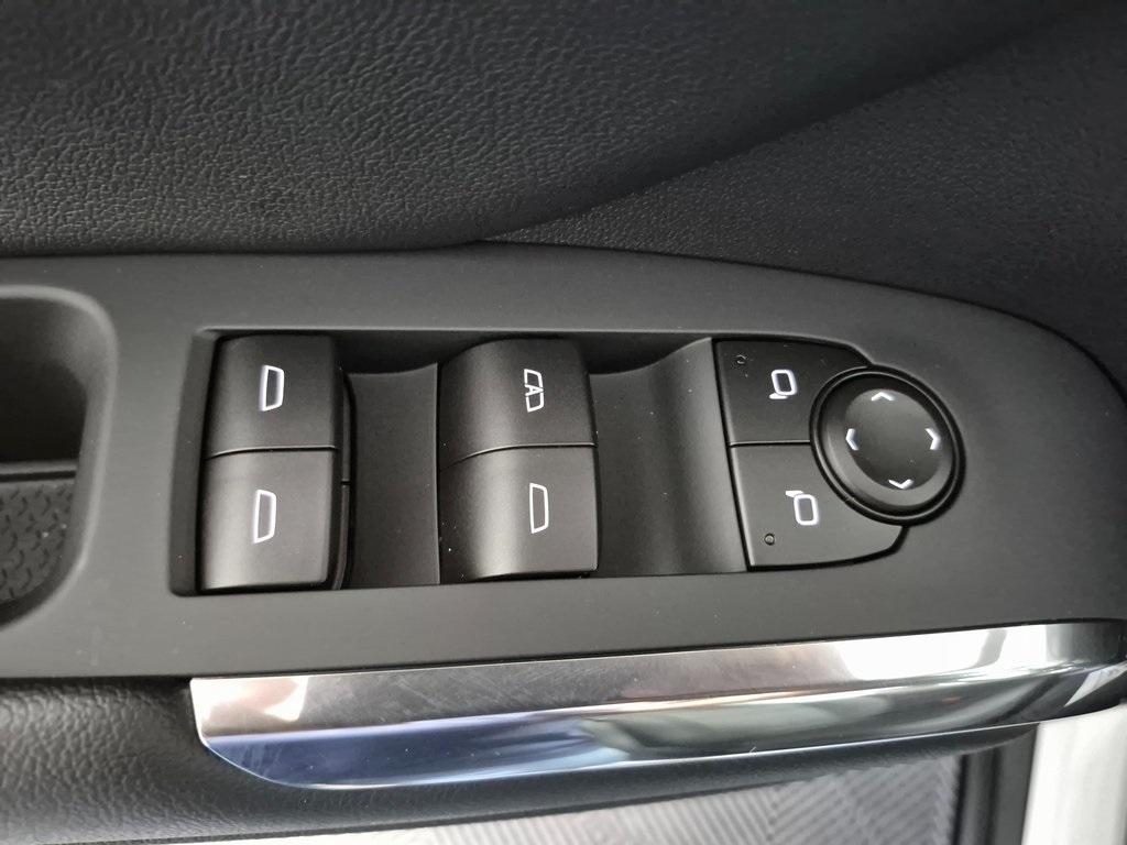 new 2026 Chevrolet Traverse car, priced at $43,110