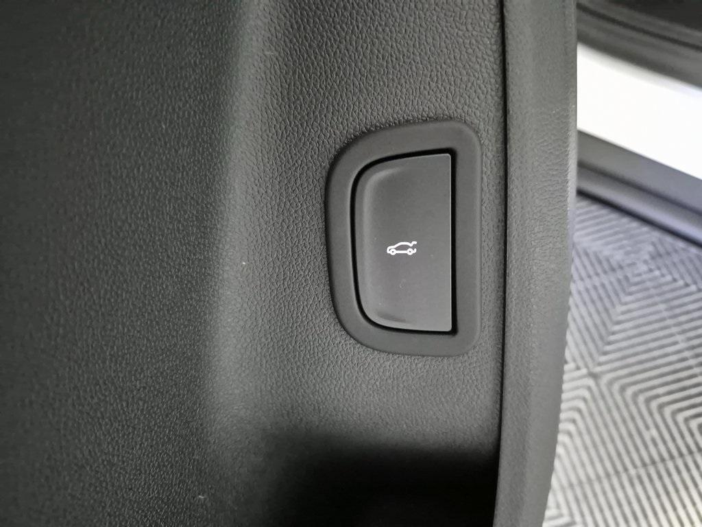 new 2026 Chevrolet Traverse car, priced at $43,110