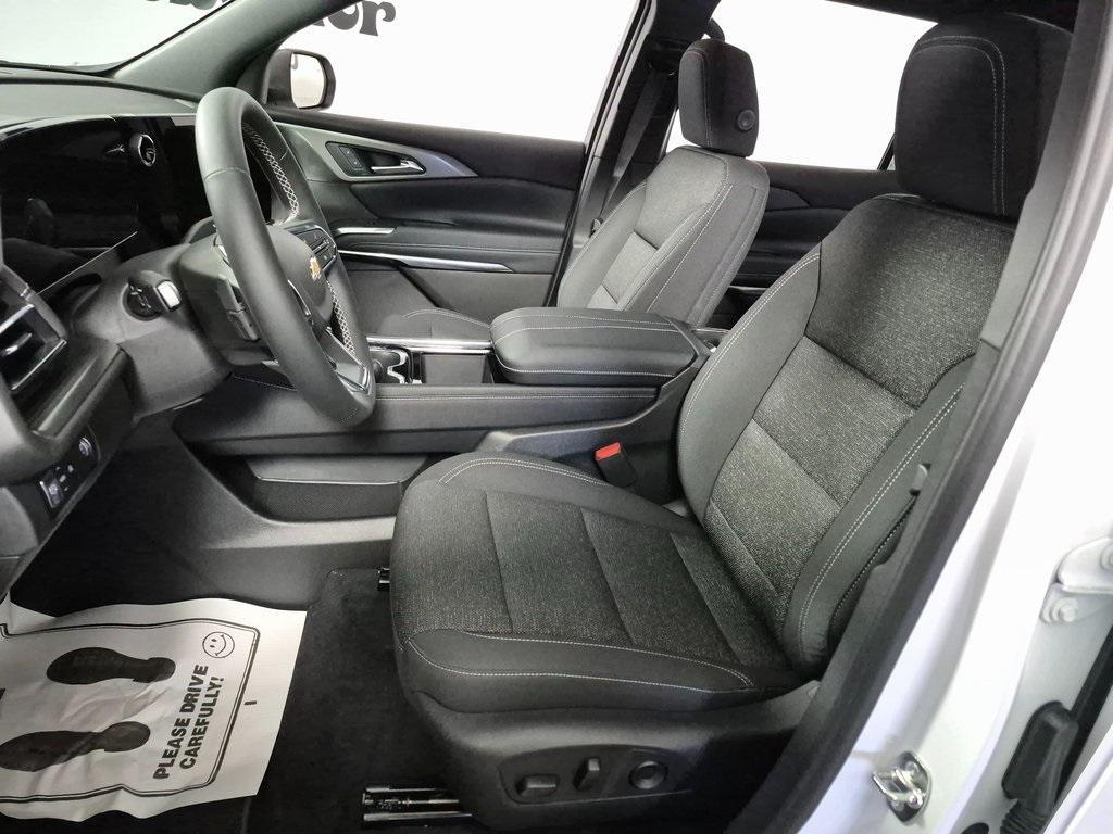 new 2026 Chevrolet Traverse car, priced at $43,110