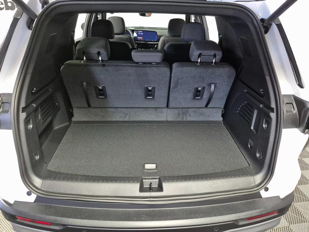 new 2026 Chevrolet Traverse car, priced at $43,110