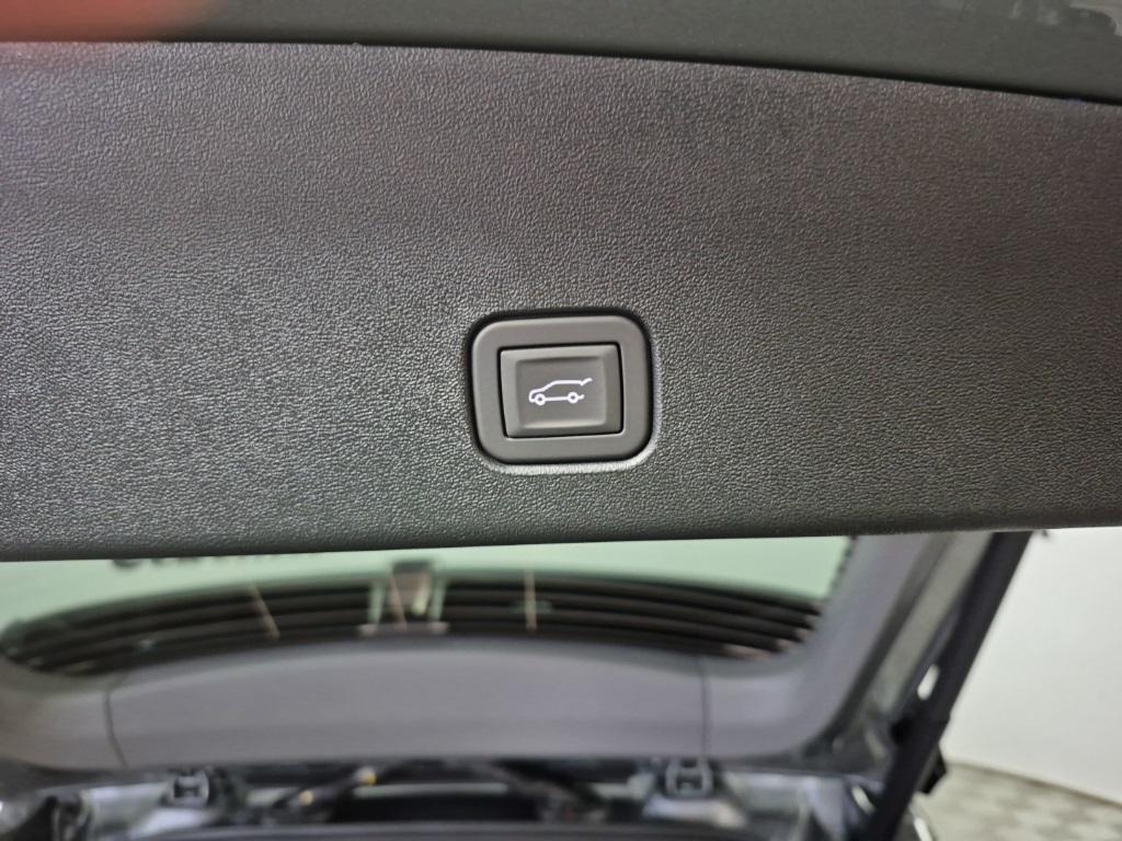 new 2025 Cadillac OPTIQ car, priced at $57,715