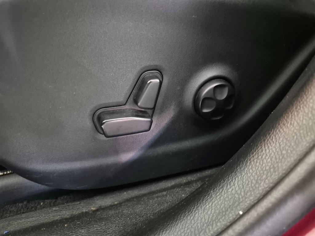 used 2019 Jeep Cherokee car, priced at $7,777