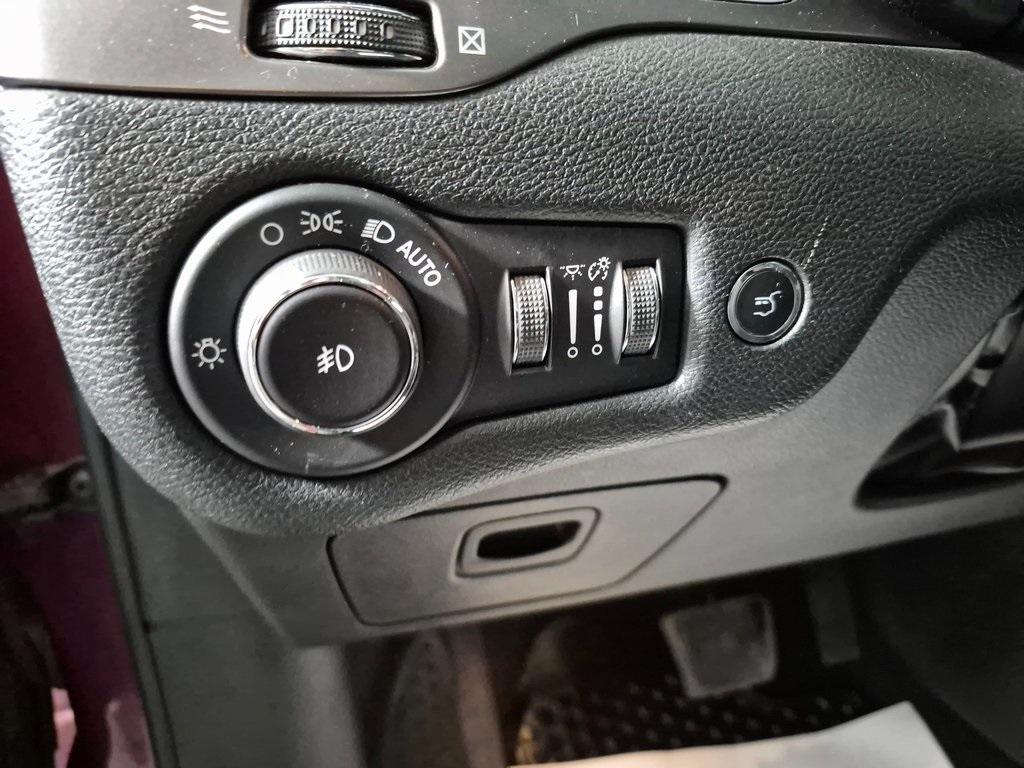 used 2019 Jeep Cherokee car, priced at $7,777