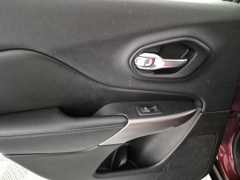 used 2019 Jeep Cherokee car, priced at $7,777