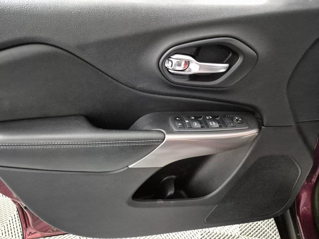 used 2019 Jeep Cherokee car, priced at $7,777