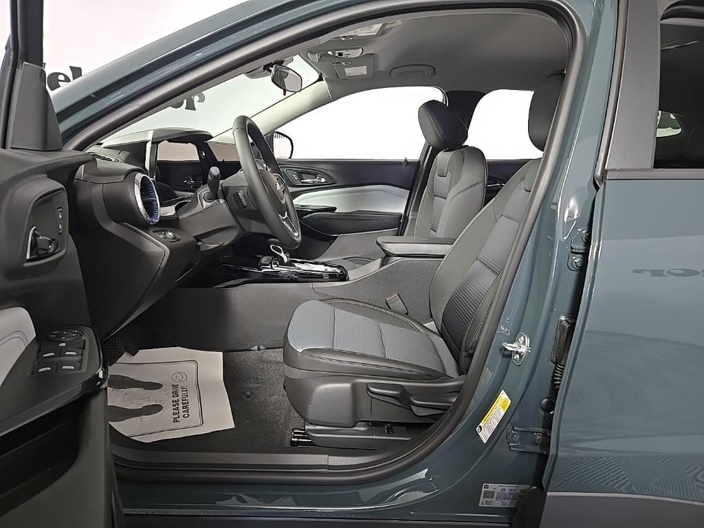 new 2025 Chevrolet Trax car, priced at $25,190