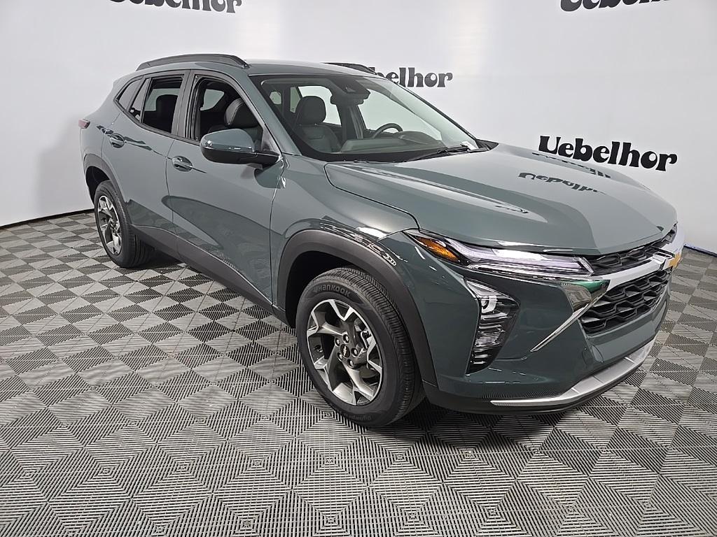 new 2025 Chevrolet Trax car, priced at $25,190