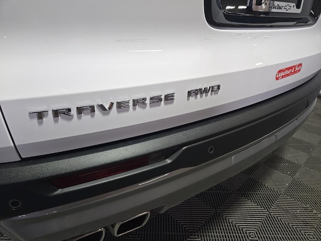 new 2025 Chevrolet Traverse car, priced at $45,100