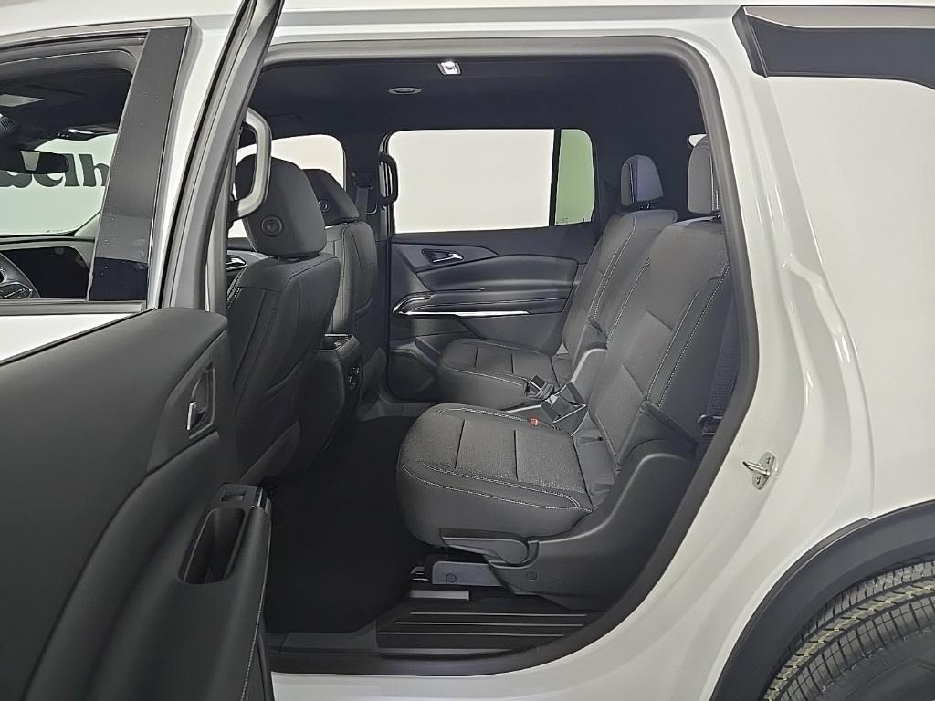 new 2025 Chevrolet Traverse car, priced at $45,100