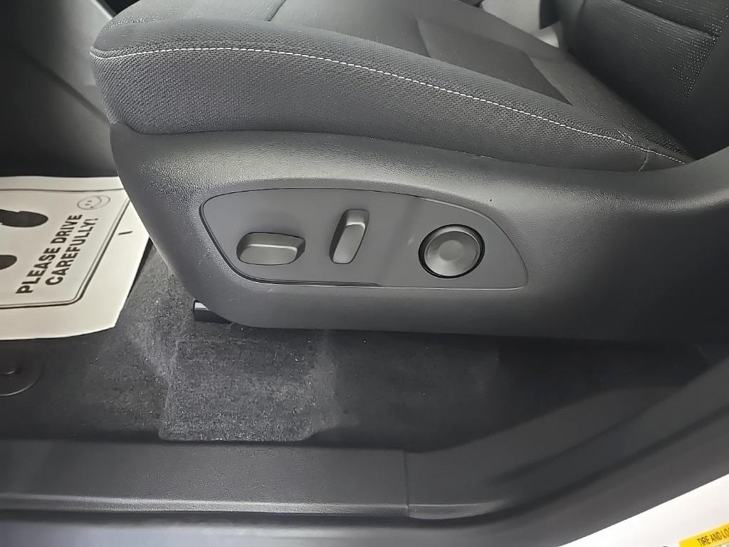 new 2025 Chevrolet Traverse car, priced at $45,100