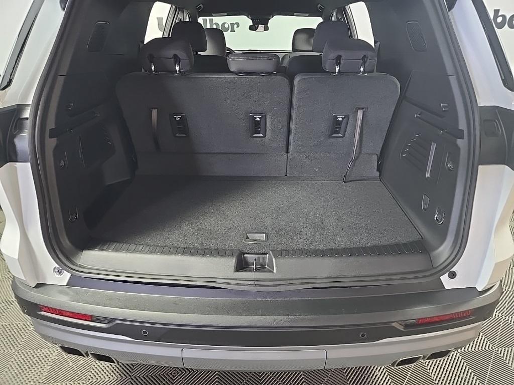new 2025 Chevrolet Traverse car, priced at $45,100