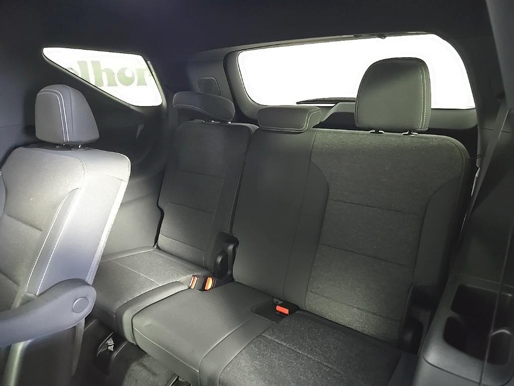 new 2025 Chevrolet Traverse car