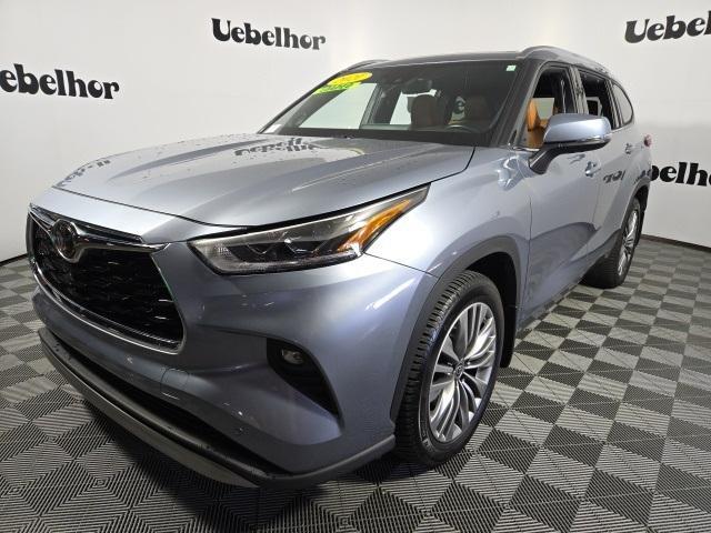 used 2021 Toyota Highlander car, priced at $38,135