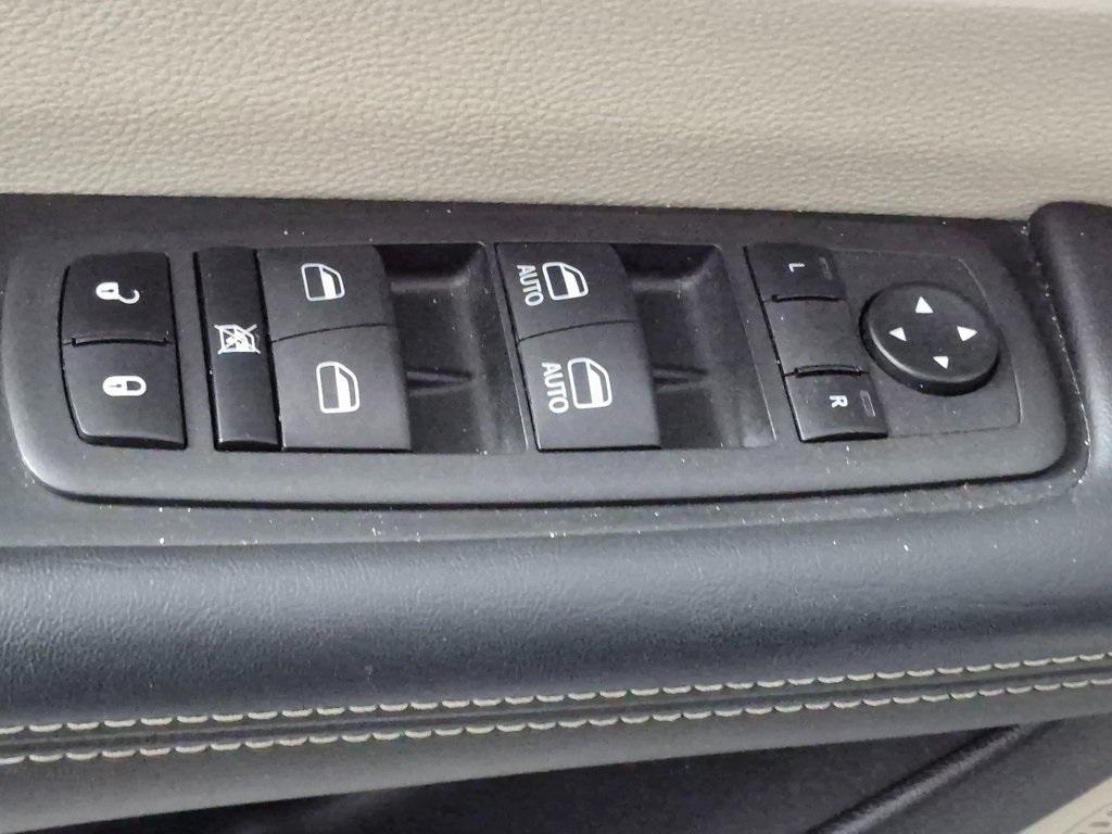 used 2023 Chrysler Pacifica car, priced at $26,995