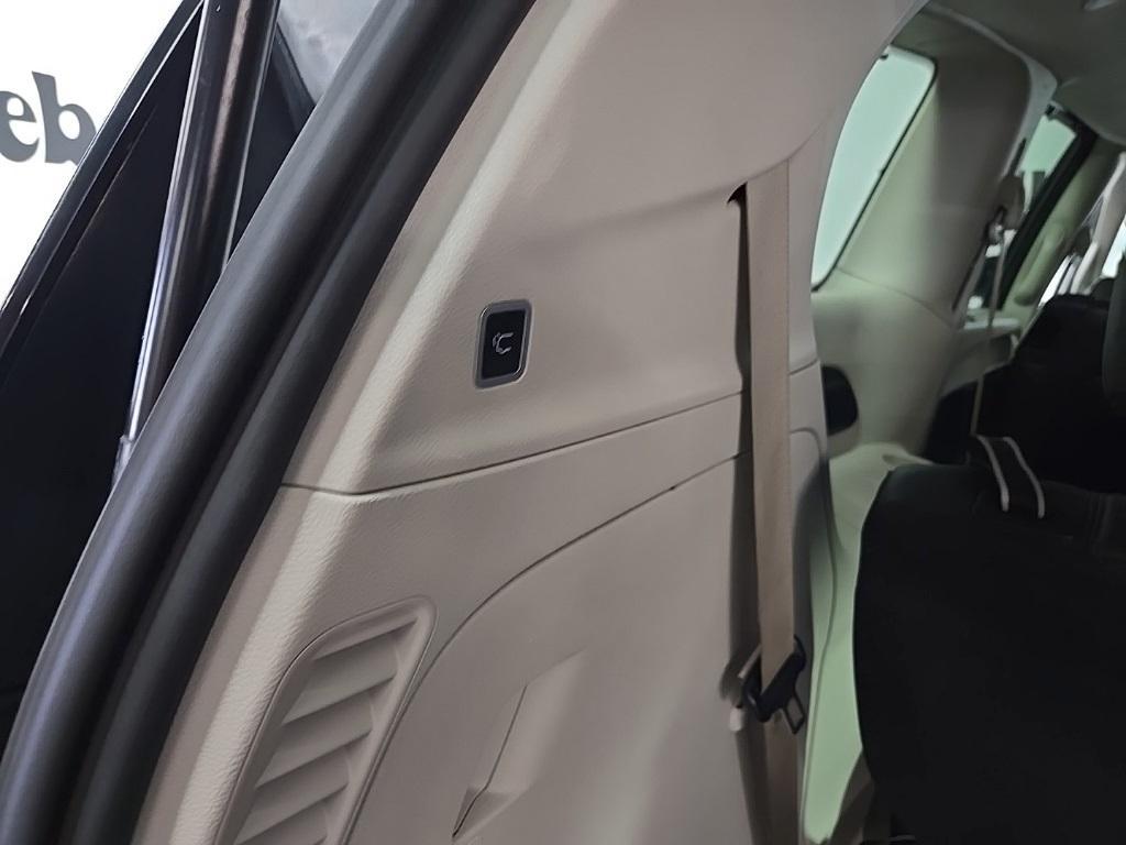 used 2020 Chrysler Pacifica car, priced at $25,099