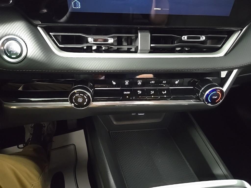 new 2025 Chevrolet Equinox car, priced at $30,845