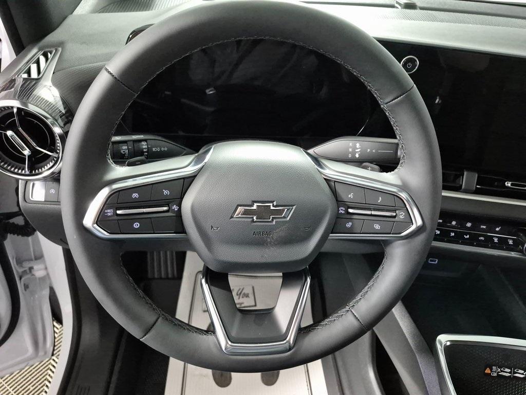 new 2026 Chevrolet Equinox car, priced at $32,915