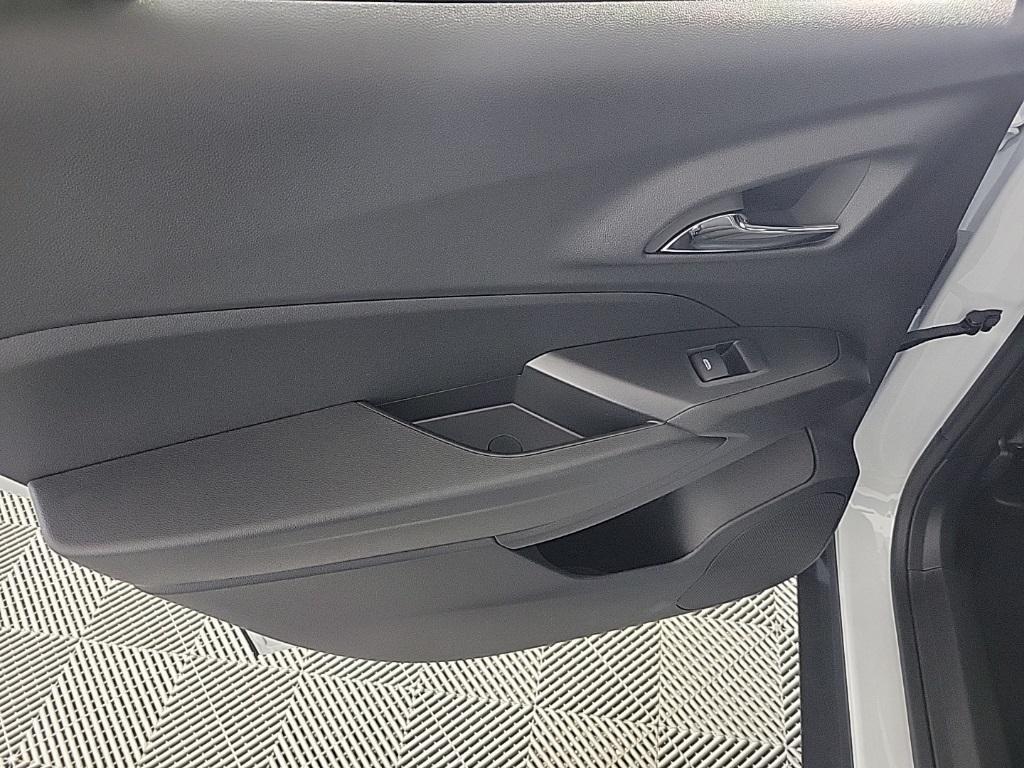 new 2025 Chevrolet Trax car, priced at $24,595