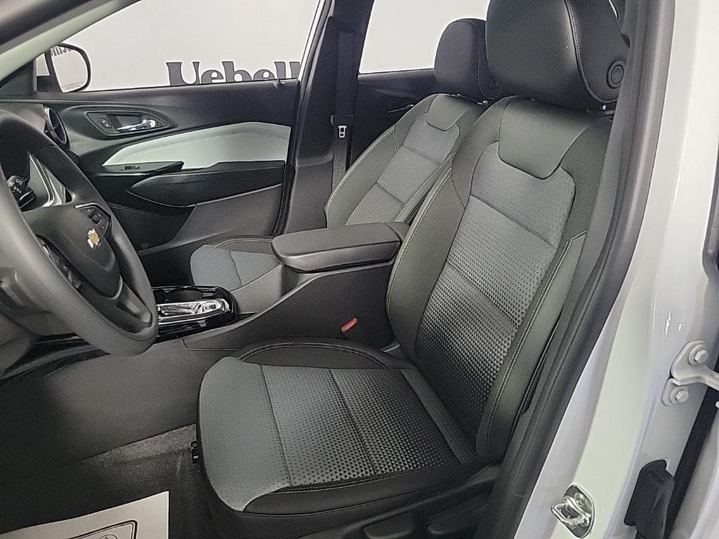 new 2025 Chevrolet Trax car, priced at $24,595
