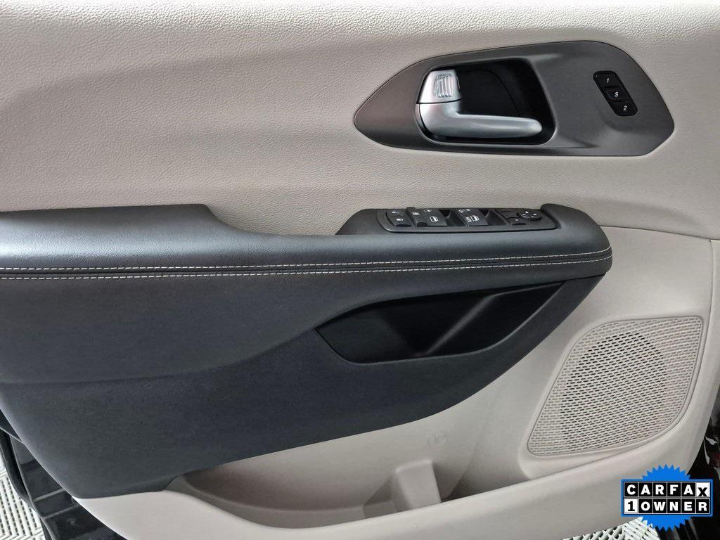 used 2024 Chrysler Pacifica car, priced at $27,989