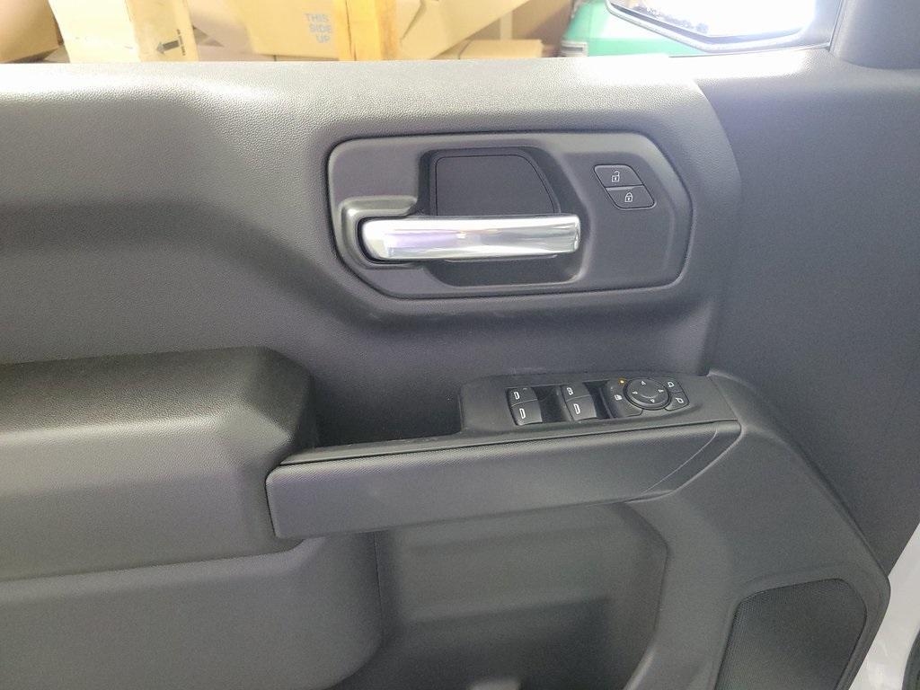 new 2025 Chevrolet Silverado 1500 car, priced at $43,820