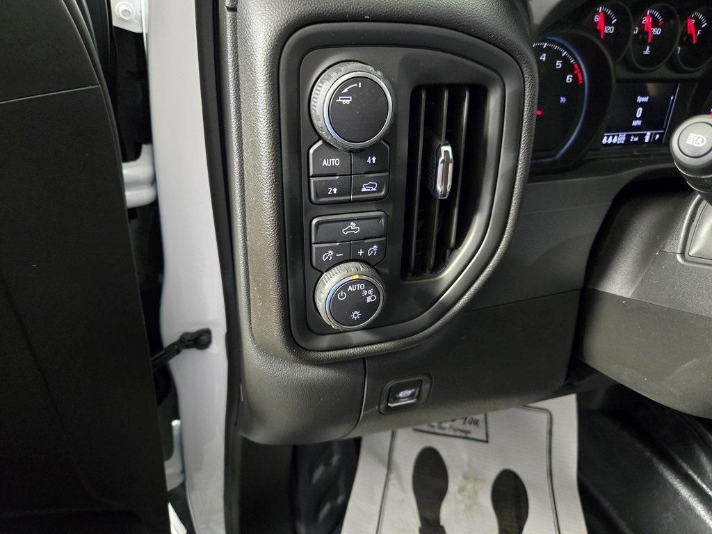 new 2025 Chevrolet Silverado 1500 car, priced at $43,820